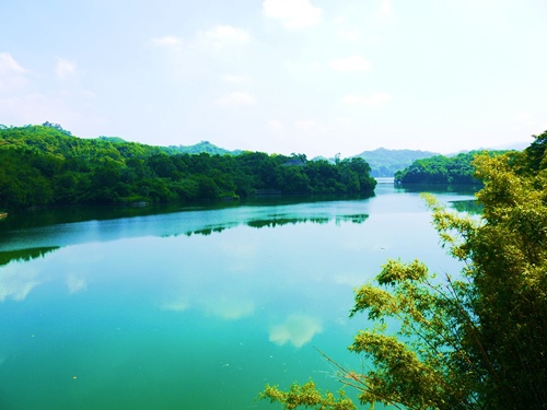 明德水庫日新島：湖中之島~~日新島水榭樓台