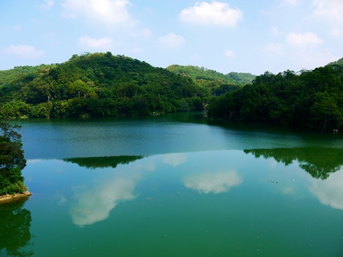 明德水庫日新島：湖中之島~~日新島水榭樓台