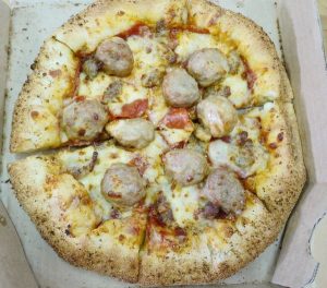 延伸閱讀：9吋義式霸丸Pizza（搭配達美樂帕瑪滋心餅皮）