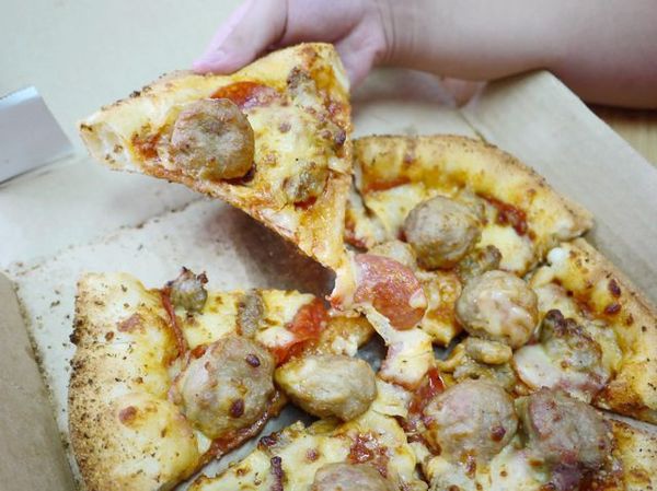 台灣達美樂：9吋義式霸丸Pizza（搭配達美樂帕瑪滋心餅皮）