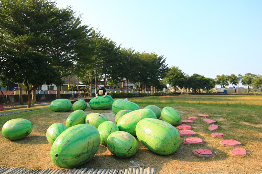 大鯨魚,小美西瓜田,巨大貓咪,幾米作品,彩繪,很久很久以前有一座三合院,老屋彩繪,西螺新亮點,雲林新景點,雲林旅遊,雲林景點,雲林西螺,馬哈