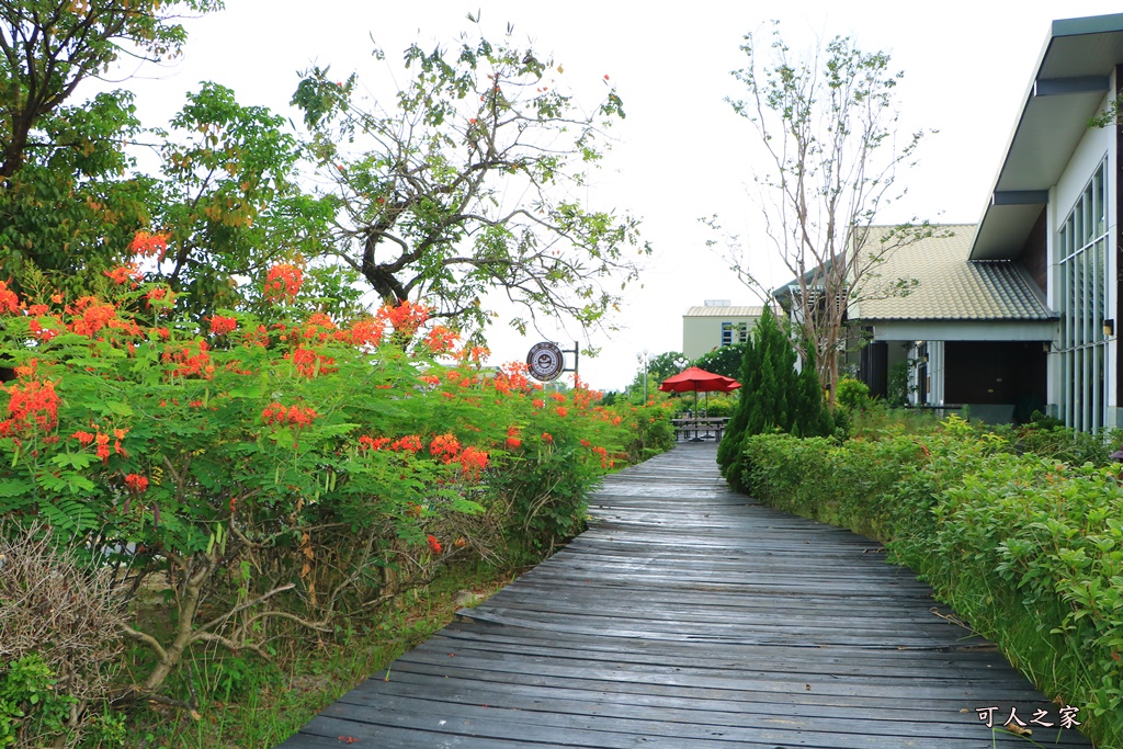 保有類昆蟲模型,咖啡園,嘉大咖啡學園,嘉大昆蟲館,套餐,探索昆蟲世界,旋轉彩蝶柱,簡餐,蝴蝶溫室花園,購票資訊,門票150折低