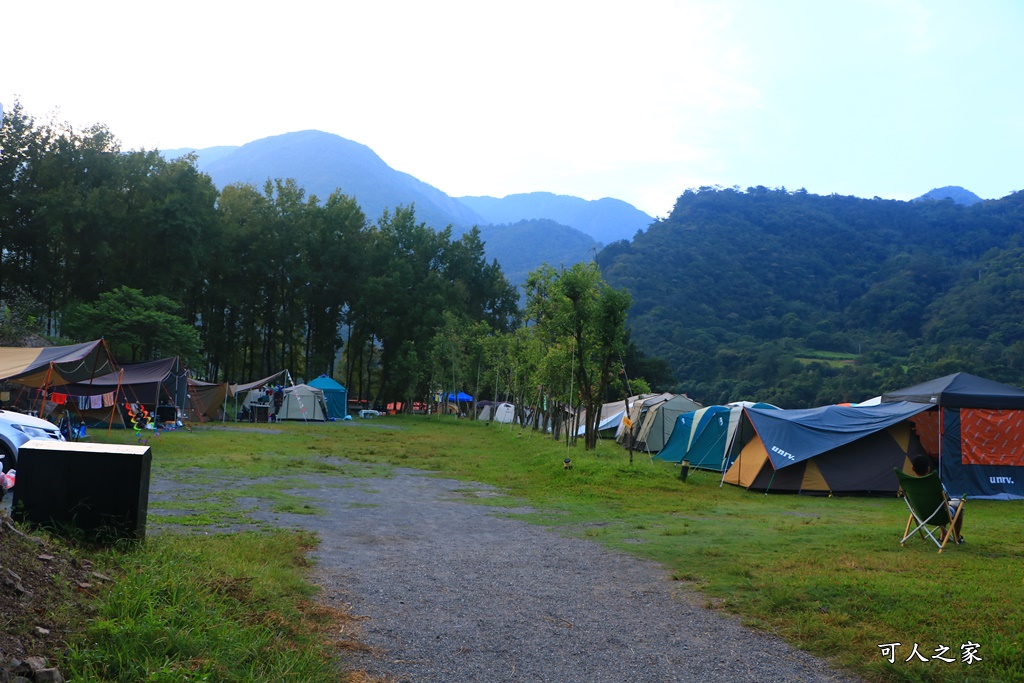 南投玩水露營區,南投露營區,楓香樹林,溜滑梯露營區,玩水,玩沙