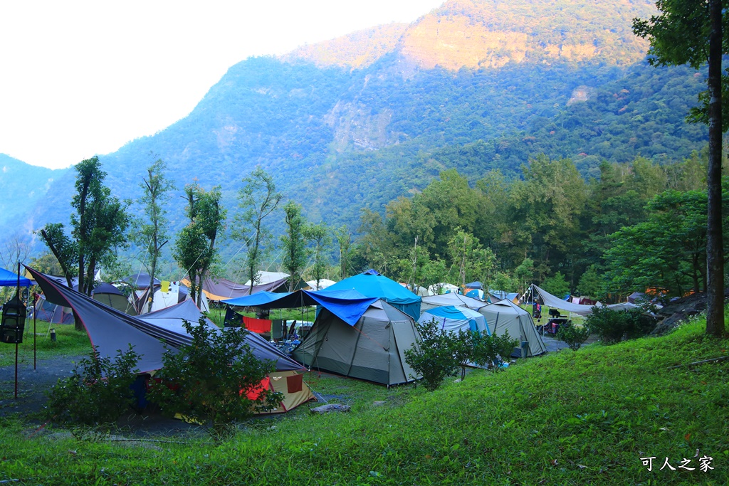 南投玩水露營區,南投露營區,楓香樹林,溜滑梯露營區,玩水,玩沙