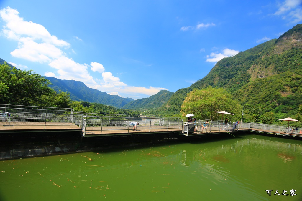 南投玩水露營區,南投露營區,楓香樹林,溜滑梯露營區,玩水,玩沙