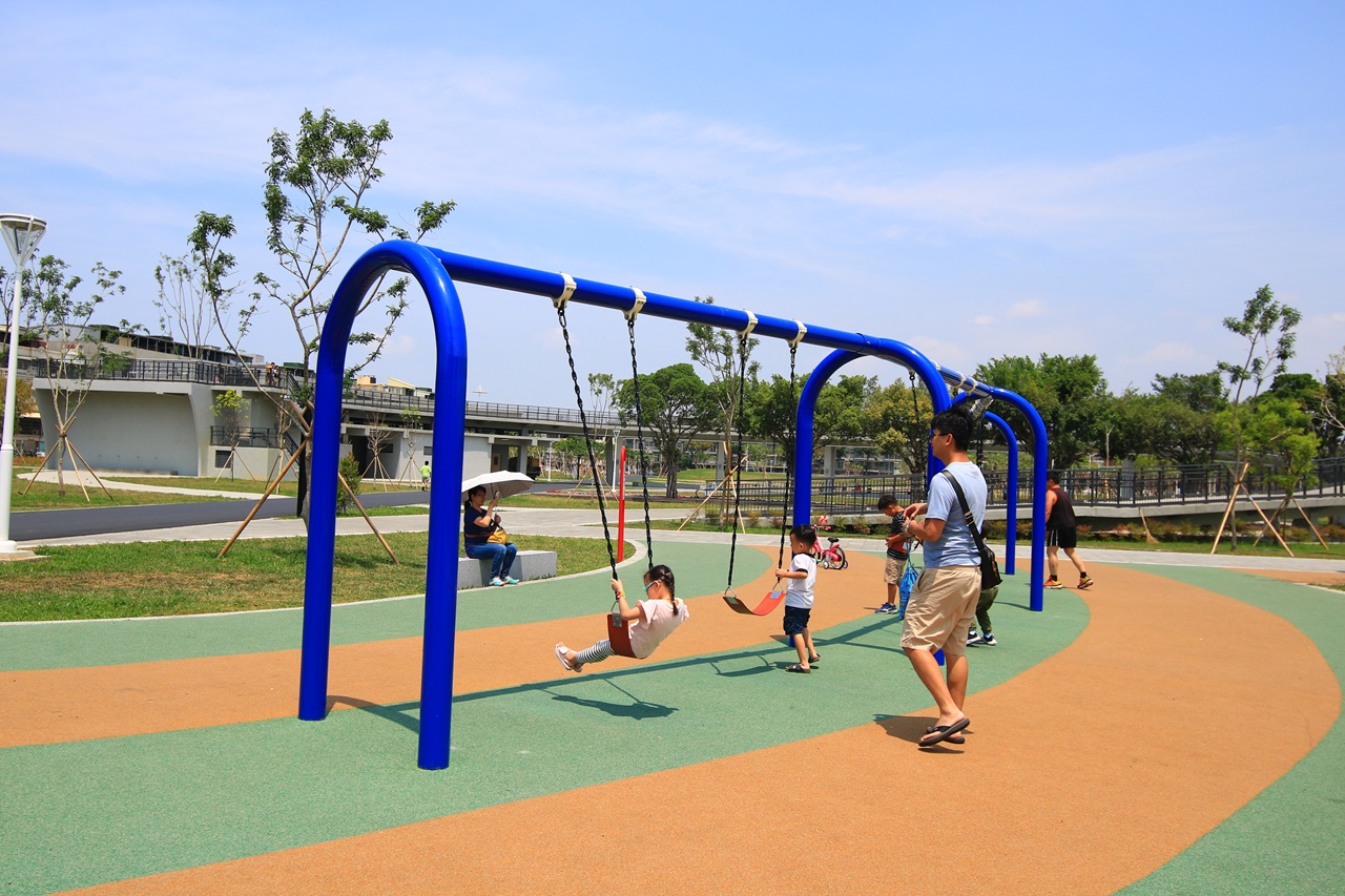 小港免費看飛機,小港森林公園,小港看飛機景點,親子遊樂設施