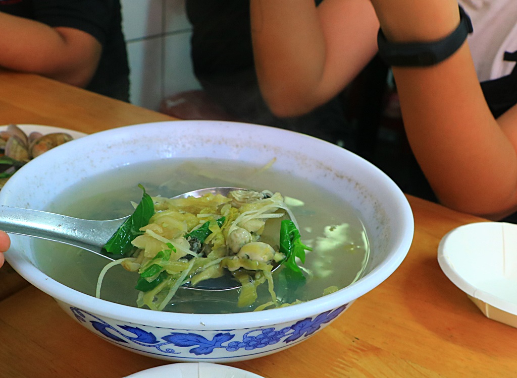 彰化王功巷仔內美美,王功泉芳枝仔冰,蚵仔炸,銅板美食