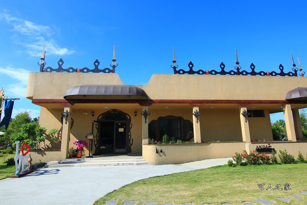 可餵小兔子,屏東最新景點,新埤景點,精靈谷,艾米達精靈谷茶樹莊園