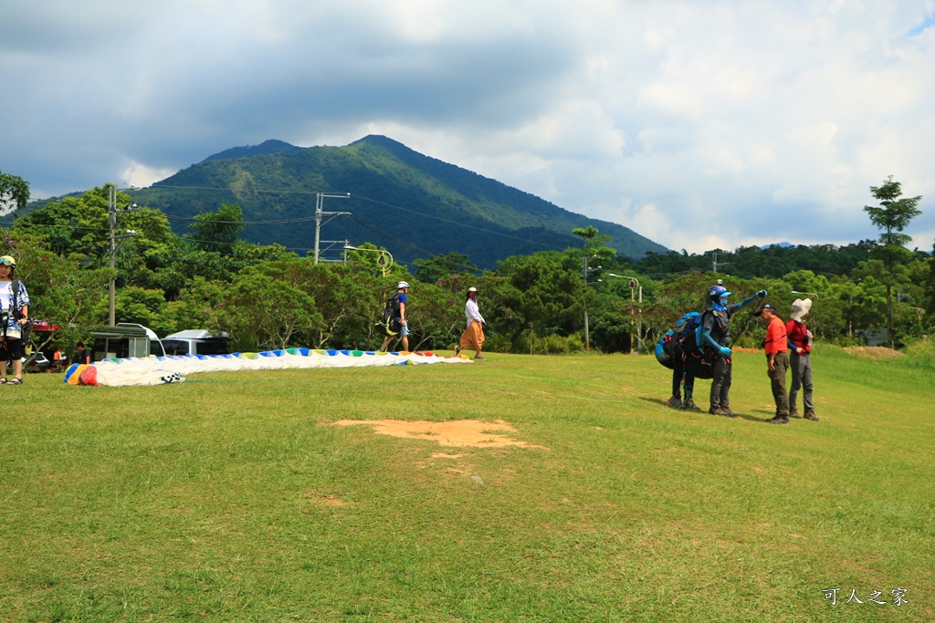 虎頭山飛行傘基地 建議假日來訪 瓢虫屋