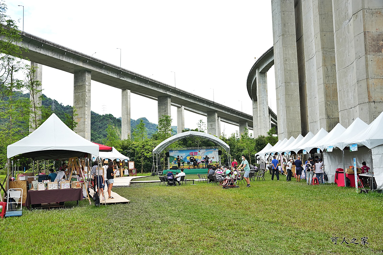 免費,南投新景點,新景點,橋聳雲天綠雕園區,橋聳雲天綠雕園區(國道六號國姓交流道),約會