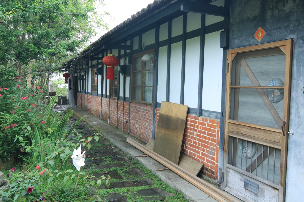 南投海盜屋,南投竹山景點,南投露營,小木屋,忘憂天空渡假村,樹屋,露營,露營有小木屋，搭帳