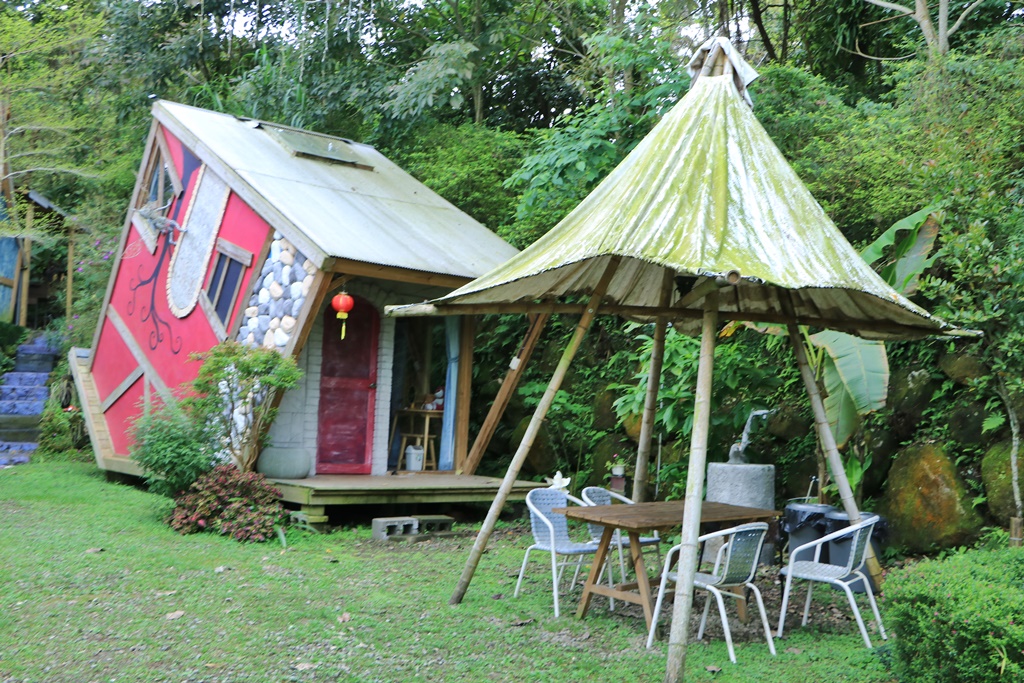 南投海盜屋,南投竹山景點,南投露營,小木屋,忘憂天空渡假村,樹屋,露營,露營有小木屋，搭帳