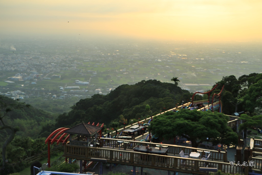 中部景點,南投180度夜景,南投及中部最優質景點,南投約會,南投餵小動物,夜景,夜景部落格,裝置藝術