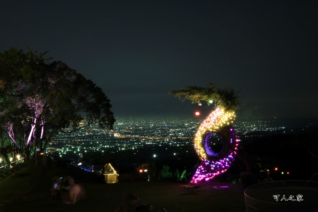 中部景點,南投180度夜景,南投及中部最優質景點,南投約會,南投餵小動物,夜景,夜景部落格,裝置藝術