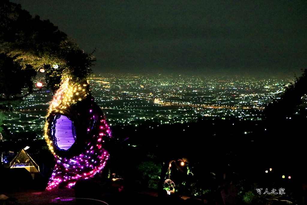 中部景點,南投180度夜景,南投及中部最優質景點,南投約會,南投餵小動物,夜景,夜景部落格,裝置藝術