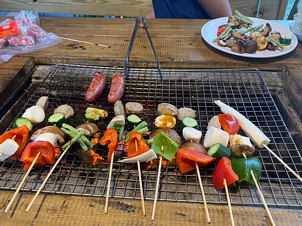 南投海盜屋,南投竹山景點,南投露營,小木屋,忘憂天空渡假村,樹屋,露營,露營有小木屋，搭帳