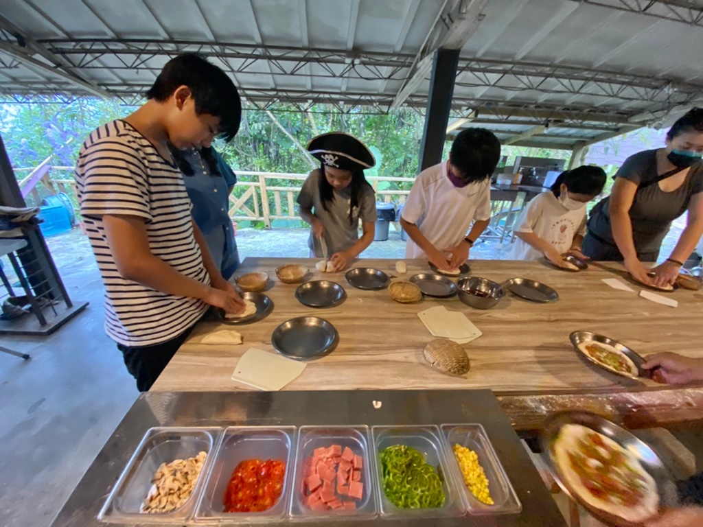 南投海盜屋,南投竹山景點,南投露營,小木屋,忘憂天空渡假村,樹屋,露營,露營有小木屋，搭帳