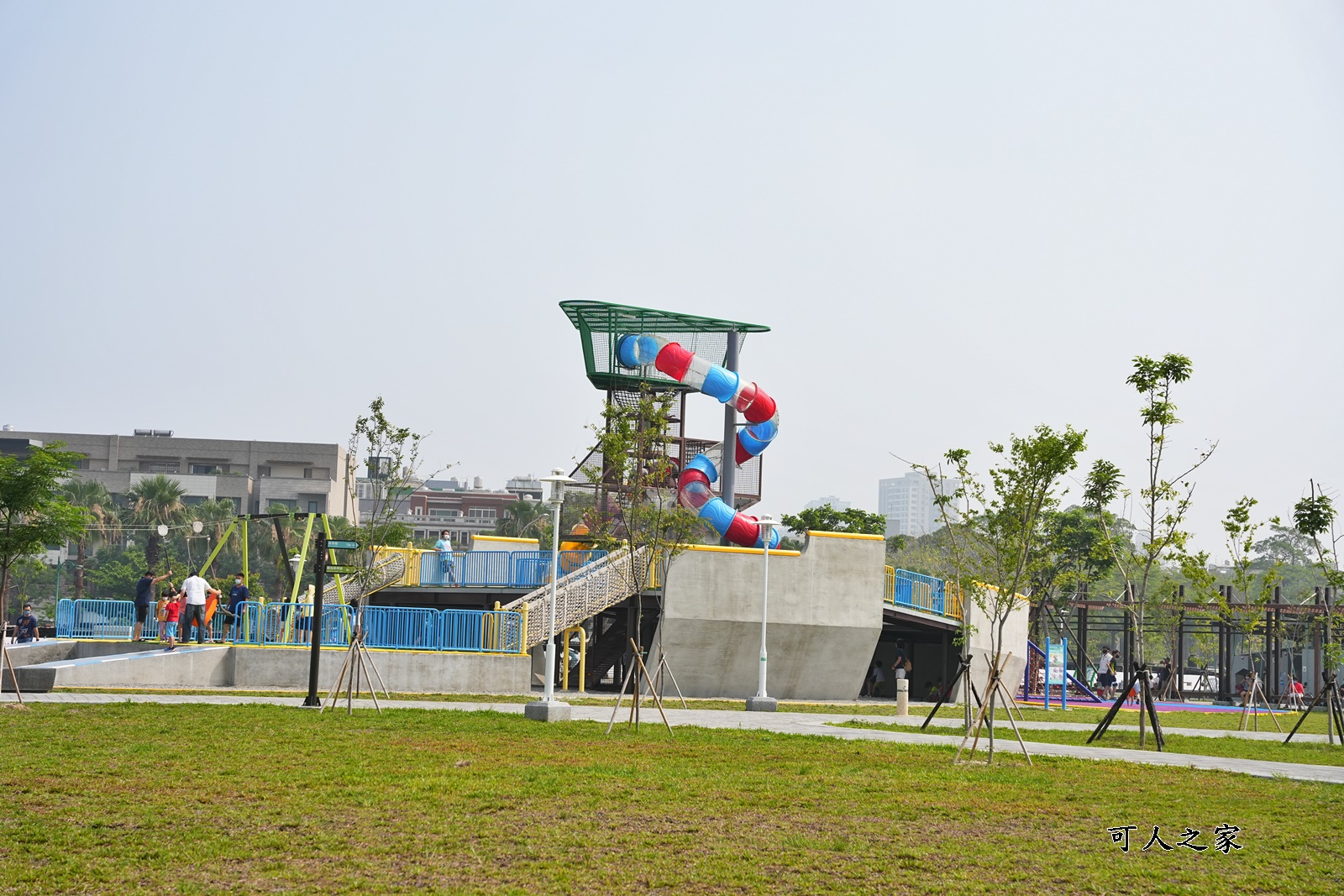 健康綠洲公園,台南景點,台南親子景點,台南遛小孩,溜滑梯,滑索區,玩沙景點