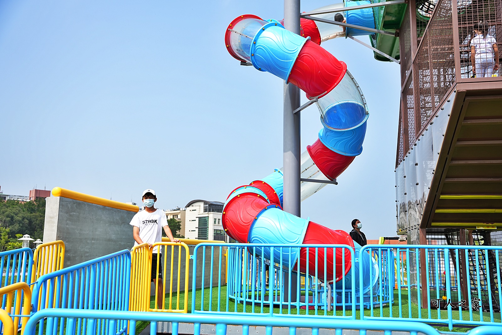 健康綠洲公園,台南景點,台南親子景點,台南遛小孩,溜滑梯,滑索區,玩沙景點