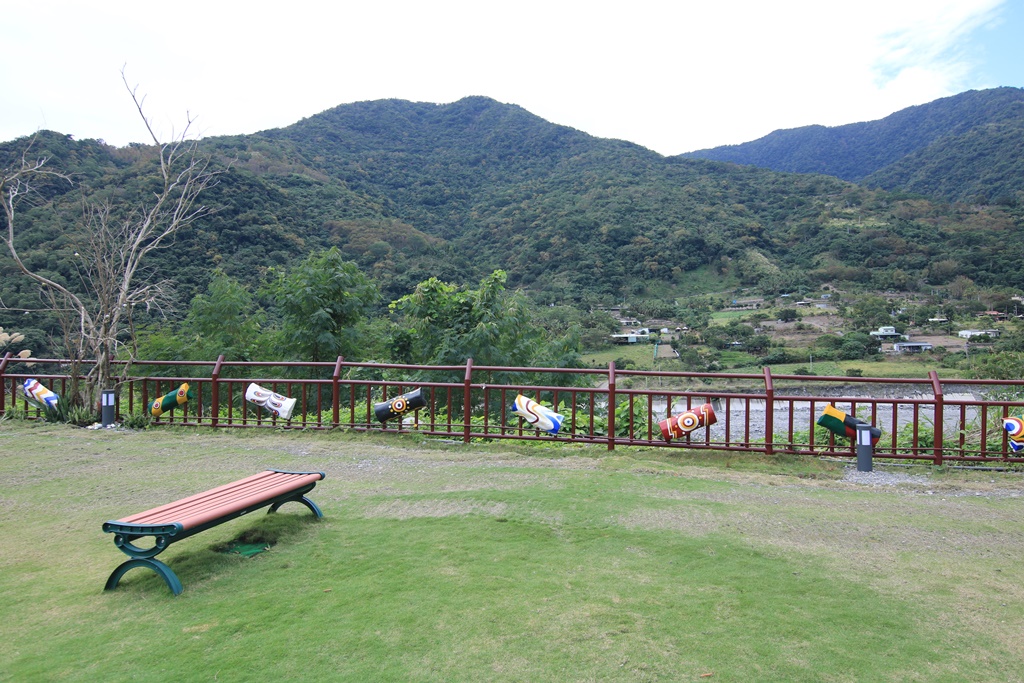 台東嘉蘭,台東金峰景點,嘉蘭天空步道,嘉蘭溫泉公園,太麻里溪,拉冷冷大橋,泡湯新景點