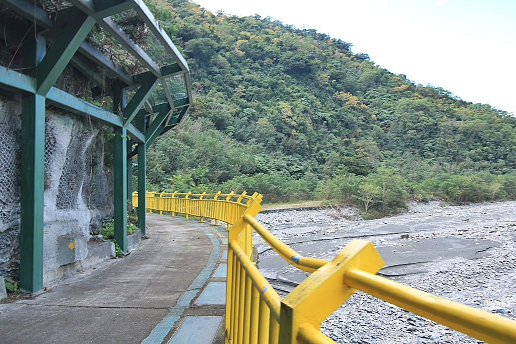 台東嘉蘭,台東金峰景點,嘉蘭天空步道,嘉蘭溫泉公園,太麻里溪,拉冷冷大橋,泡湯新景點