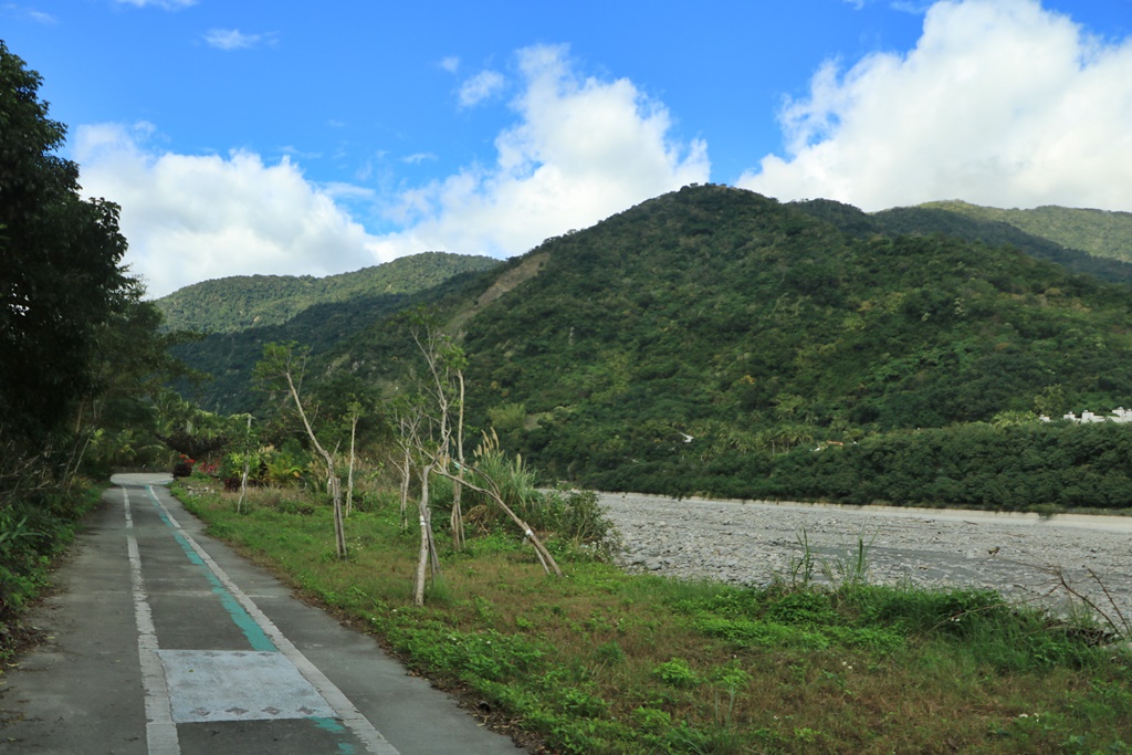 台東嘉蘭,台東金峰景點,嘉蘭天空步道,嘉蘭溫泉公園,太麻里溪,拉冷冷大橋,泡湯新景點