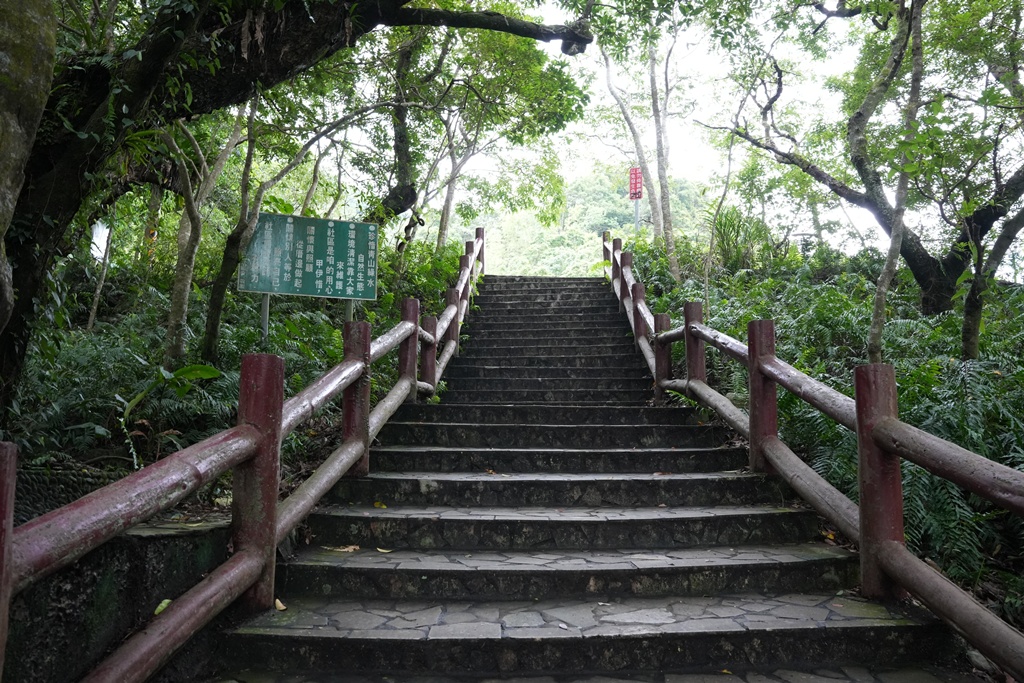IG熱門景點,假日去處,台灣旅遊,宜蘭化處去,宜蘭新景點,宜蘭礁溪,宜蘭礁溪景點,拍照景點,泡腳,瀑布,猴洞坑瀑布,白石腳步道,礁溪旅遊,礁溪景點,芬多精,蘭陽平原,親子景點,輕鬆健行
