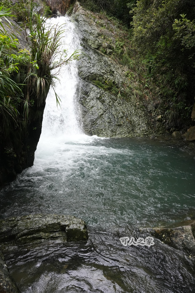 IG熱門景點,假日去處,台灣旅遊,宜蘭化處去,宜蘭新景點,宜蘭礁溪,宜蘭礁溪景點,拍照景點,泡腳,瀑布,猴洞坑瀑布,白石腳步道,礁溪旅遊,礁溪景點,芬多精,蘭陽平原,親子景點,輕鬆健行
