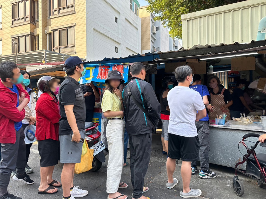 人氣美食屏東恆春,屏東恆春早餐,恆春早餐吃什麼？,臭脯餅蘿蔔絲,菜市場臭脯餅