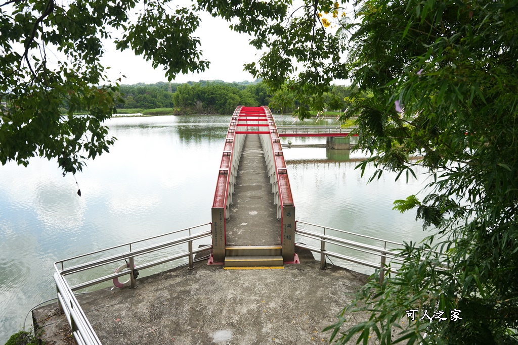 台南一日遊,台南搭船遊湖,台南柳營尖山埤渡假村,台南柳營景點,天鵝船