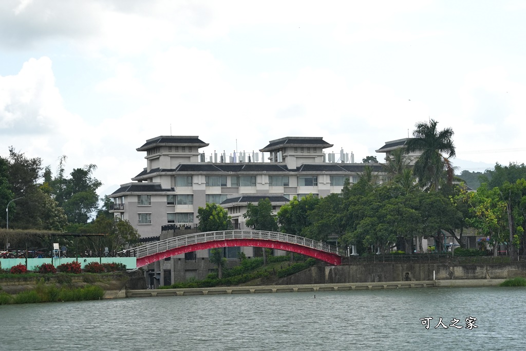 台南一日遊,台南搭船遊湖,台南柳營尖山埤渡假村,台南柳營景點,天鵝船