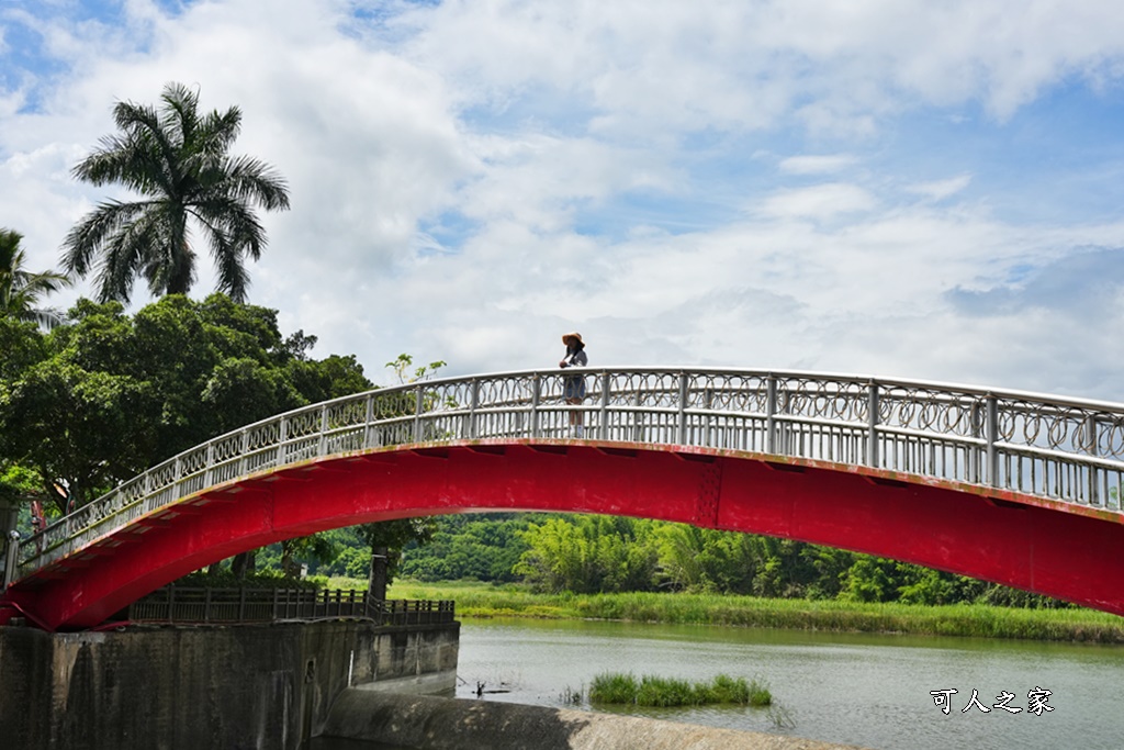 台南一日遊,台南搭船遊湖,台南柳營尖山埤渡假村,台南柳營景點,天鵝船