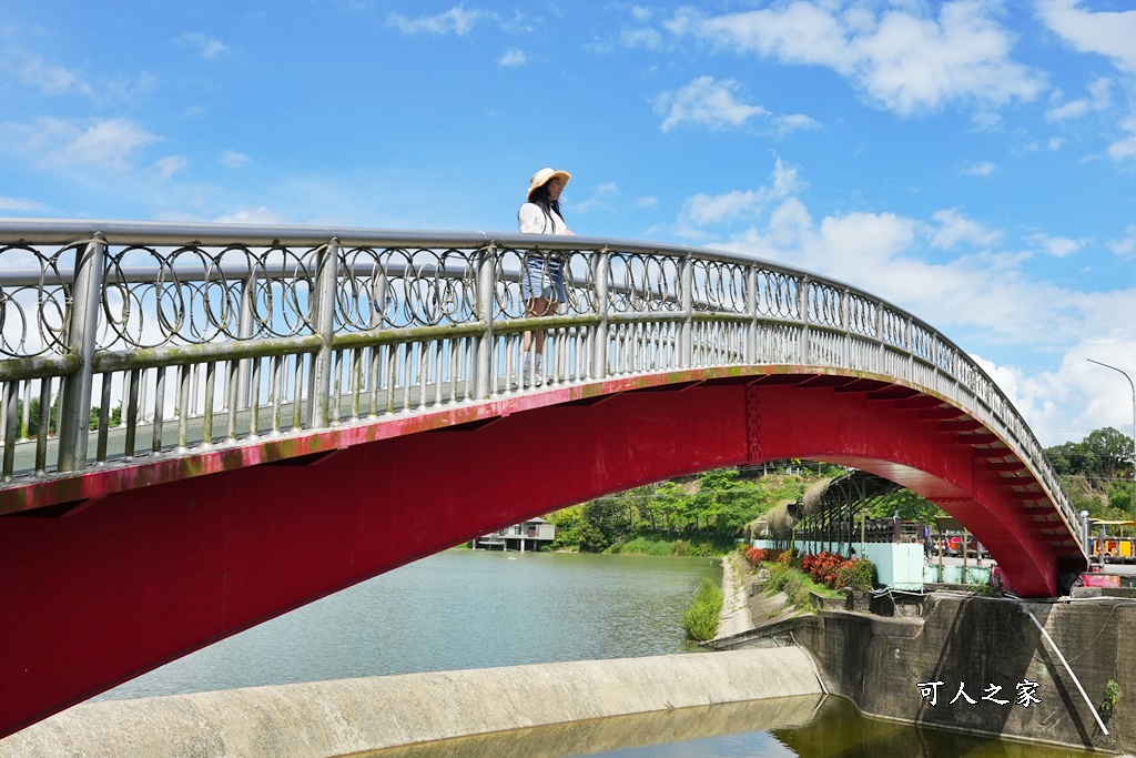 台南一日遊,台南搭船遊湖,台南柳營尖山埤渡假村,台南柳營景點,天鵝船