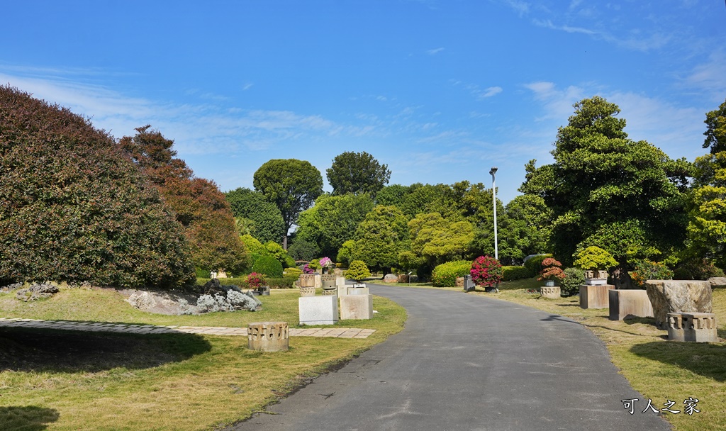 彎彎滑森樂園,萬景藝苑