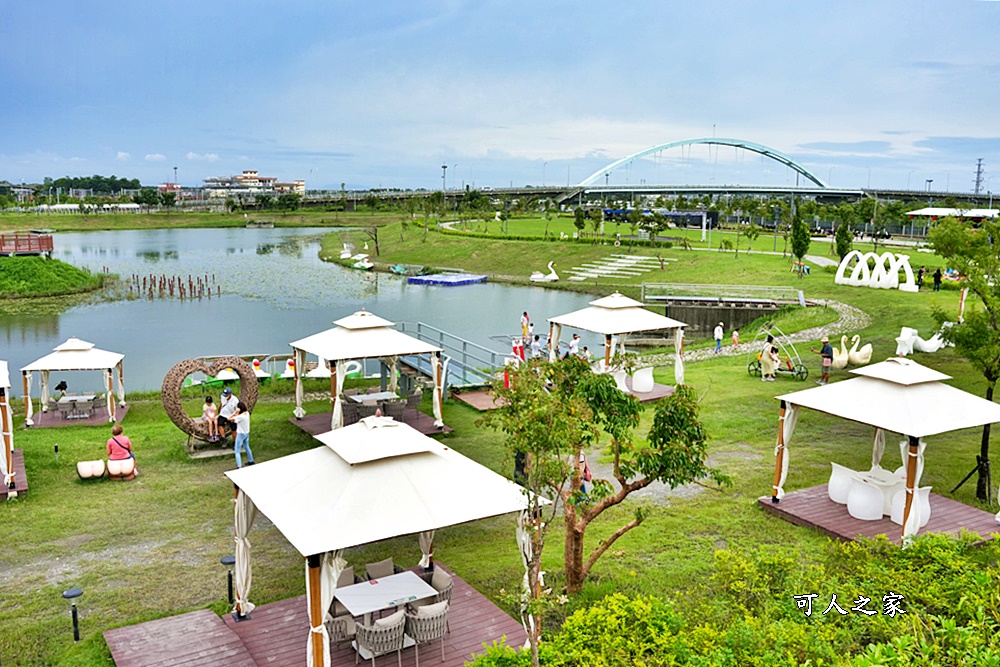 延伸閱讀：屏東【潮州鐵道園區】湖畔景色優美│Q版小火車頭│鐵道文物館│親子小動物互動│峇里島風