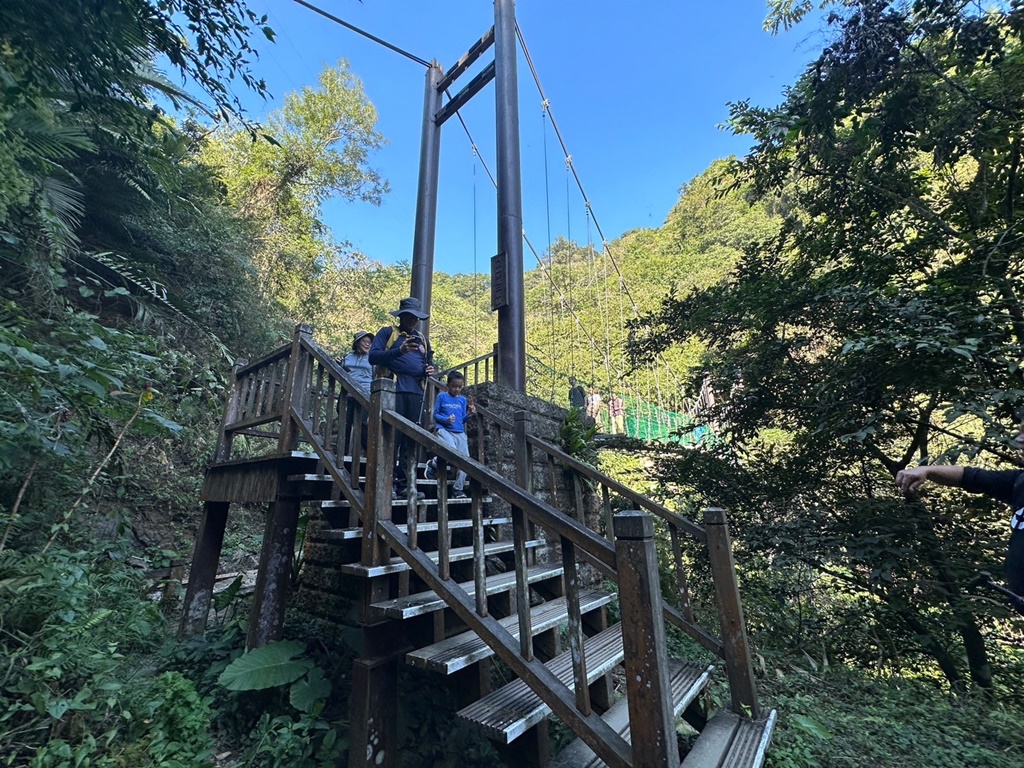 奉天岩,搭火車走步道,獨立山愛玉,獨立山步道,獨立山步道登山口,獨立山火車站時刻表