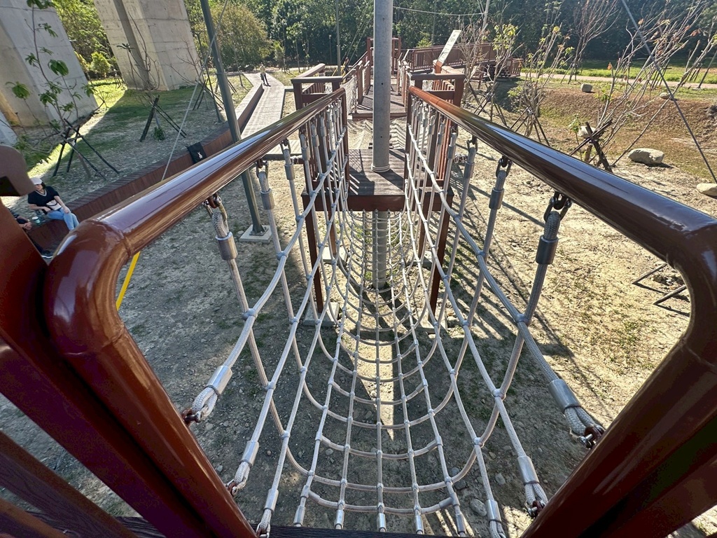 免費,南投新景點,山訓挑戰區,新景點,橋聳雲天綠雕園區,橋聳雲天綠雕園區(國道六號國姓交流道),約會