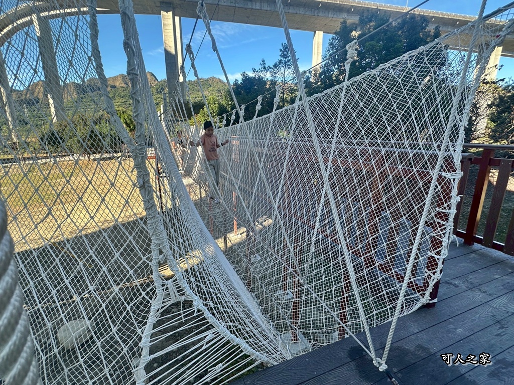 免費,南投新景點,山訓挑戰區,新景點,橋聳雲天綠雕園區,橋聳雲天綠雕園區(國道六號國姓交流道),約會