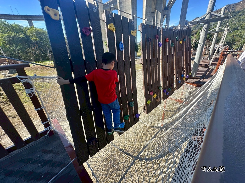 免費,南投新景點,山訓挑戰區,新景點,橋聳雲天綠雕園區,橋聳雲天綠雕園區(國道六號國姓交流道),約會