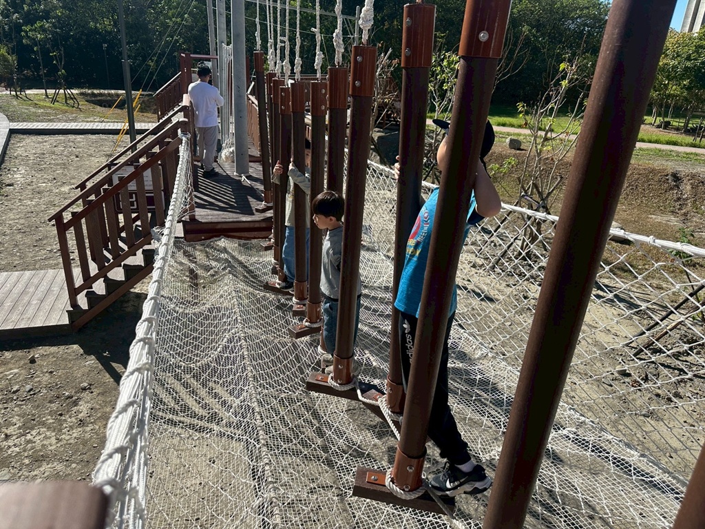 免費,南投新景點,山訓挑戰區,新景點,橋聳雲天綠雕園區,橋聳雲天綠雕園區(國道六號國姓交流道),約會