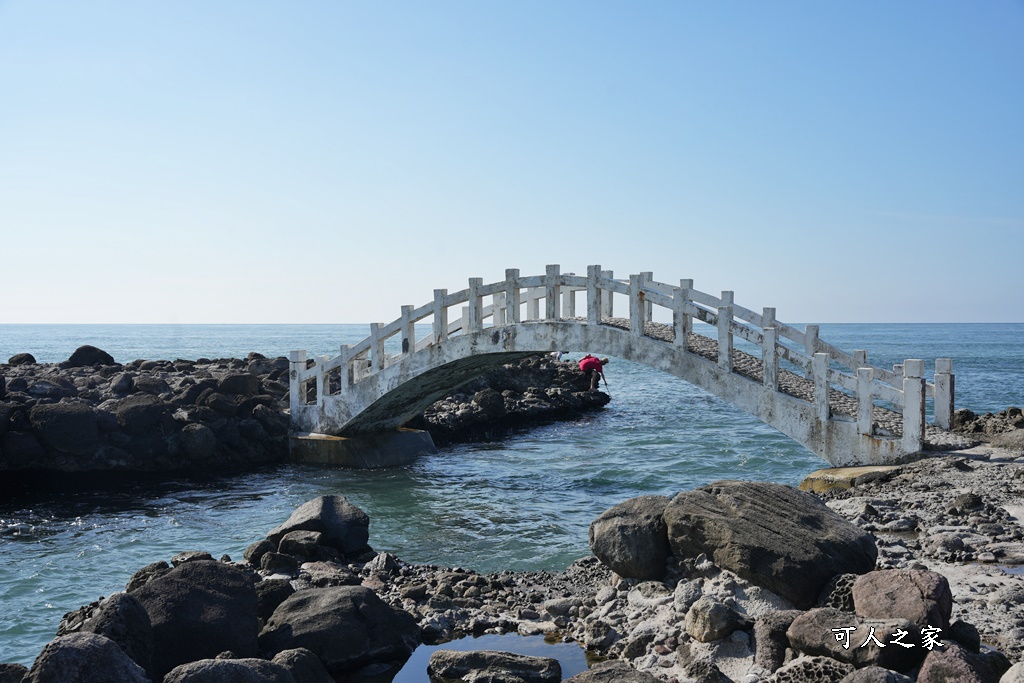 北海岸戲水景點,石門洞