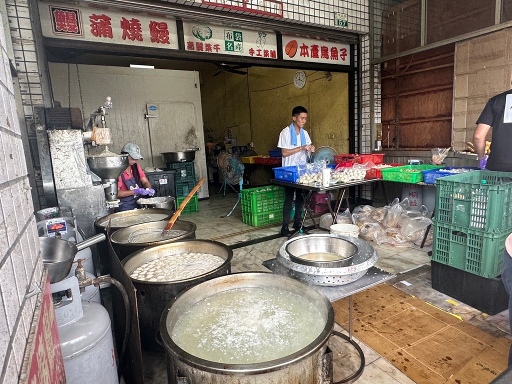 布袋一日遊,布袋觀光魚市,布袋魚市必吃美食