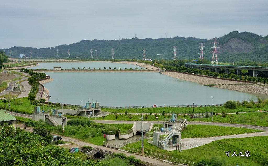 免費景點,南投國道六號景點,南投新地標,南投景點,南投草屯新地標,南投鳥嘴潭人工湖,水資源教育館,清水模建築,湖畔步道,網美拍照,親子景點,鳥嘴潭人工湖水資源教育館,鳥嘴潭水資源教育館