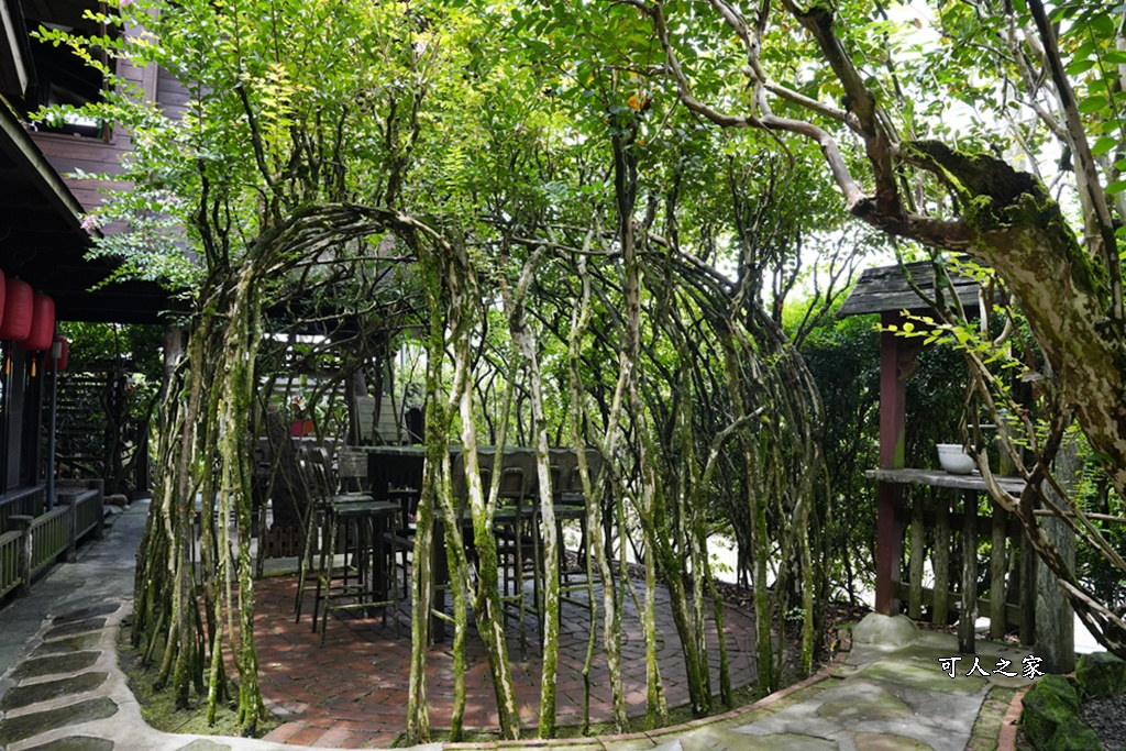 下午茶,仙徠山莊,南投景點,南投美食,國姓景點,小花紫薇,景觀餐廳,森林系餐廳,約會秘境,網美景點,芬多精,鹿角蕨秘境