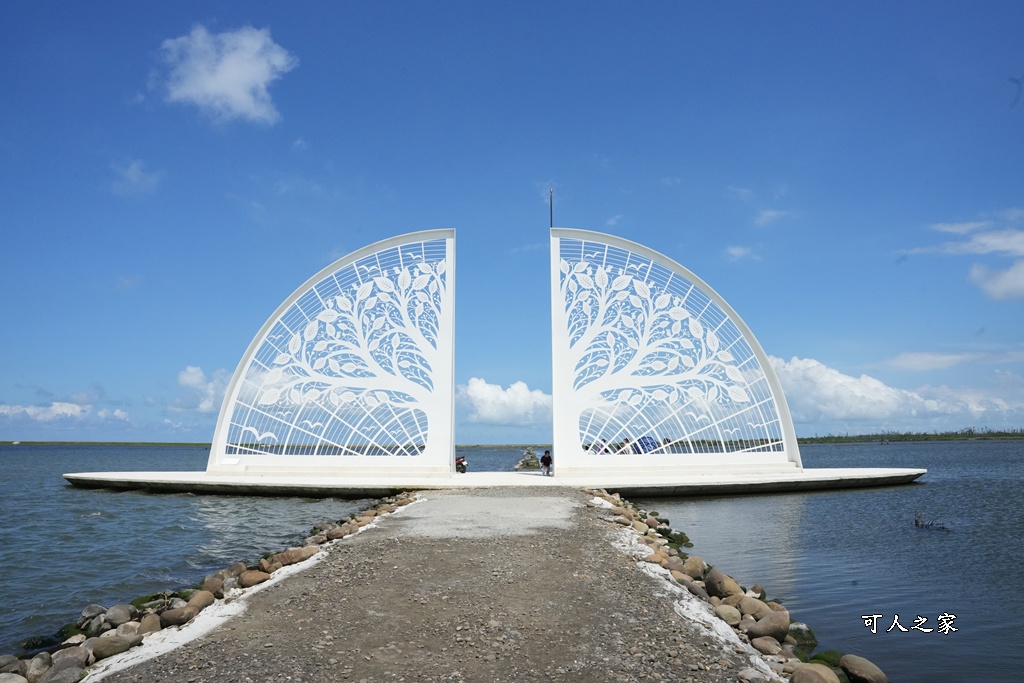 #台南旅遊 #台南秘境 #扇形鹽田 #拍照聖地 #免門票 #戶外景點 #台南推薦,台南景點 #扇鹽地景園區 #生命之樹 #台南旅遊 #網美景點 #拍照聖地 #免門票 #純白藝術 #扇形鹽田 #台南打卡 #姐妹輕旅行 #週末去哪玩 #仙氣十足