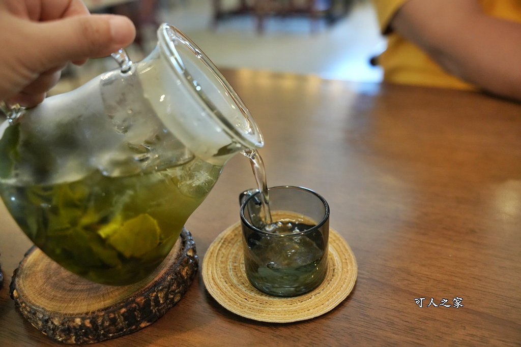 仙人指路咖啡,台南七股,台南下午茶,台南秘境咖啡,寧靜咖啡廳,寵物友善,庭園咖啡,漁村,白色貨櫃屋,自家烘焙咖啡