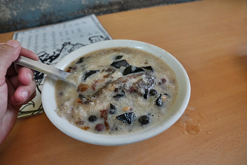 偶像劇打卡,古早味冰品,台南冰店推薦,台南必吃,台南消暑,台南美食,台南龍泉冰店,想見你取景地,懷舊冰品,手工餡料,莫奶奶的冰店