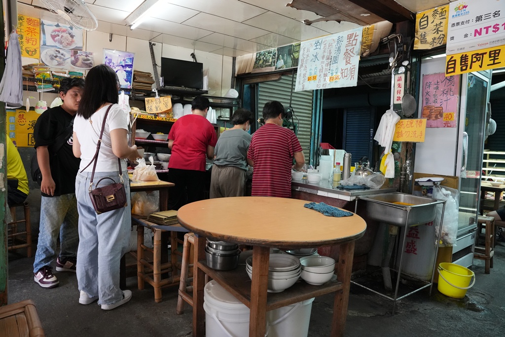 偶像劇打卡,古早味冰品,台南冰店推薦,台南必吃,台南消暑,台南美食,台南龍泉冰店,想見你取景地,懷舊冰品,手工餡料,莫奶奶的冰店