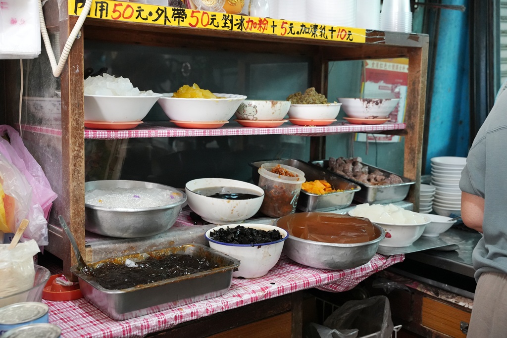 偶像劇打卡,古早味冰品,台南冰店推薦,台南必吃,台南消暑,台南美食,台南龍泉冰店,想見你取景地,懷舊冰品,手工餡料,莫奶奶的冰店