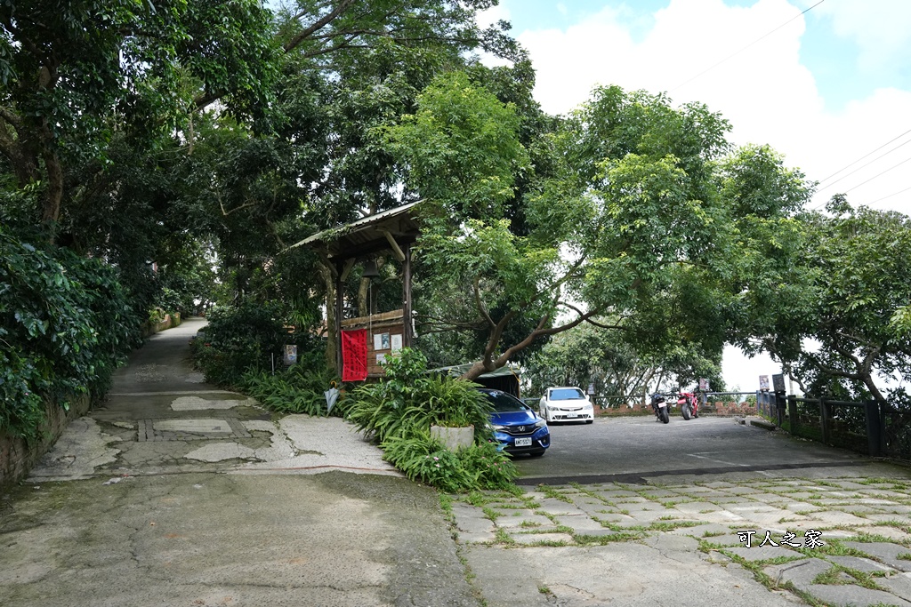 175咖啡公路,180度山景,停車場,台南咖啡廳,台南旅遊推薦,台南景觀餐廳,台南秘境,台南約會,台南美食,咖啡公路景點,咖啡果露雞腿鍋,大鋤花間,大鋤花間咖啡生態農場,室內用餐,寵物友善（雖然原文沒強調寵物可入，但有貓咪可暗示友好度）,山景咖啡廳,心靈療癒,戶外用餐,放鬆,東山咖啡,東山景觀餐廳,東山美食,樹屋餐廳,浪漫花園,療癒秘境,網美打卡,親子景點,韓式泡菜鍋,預約